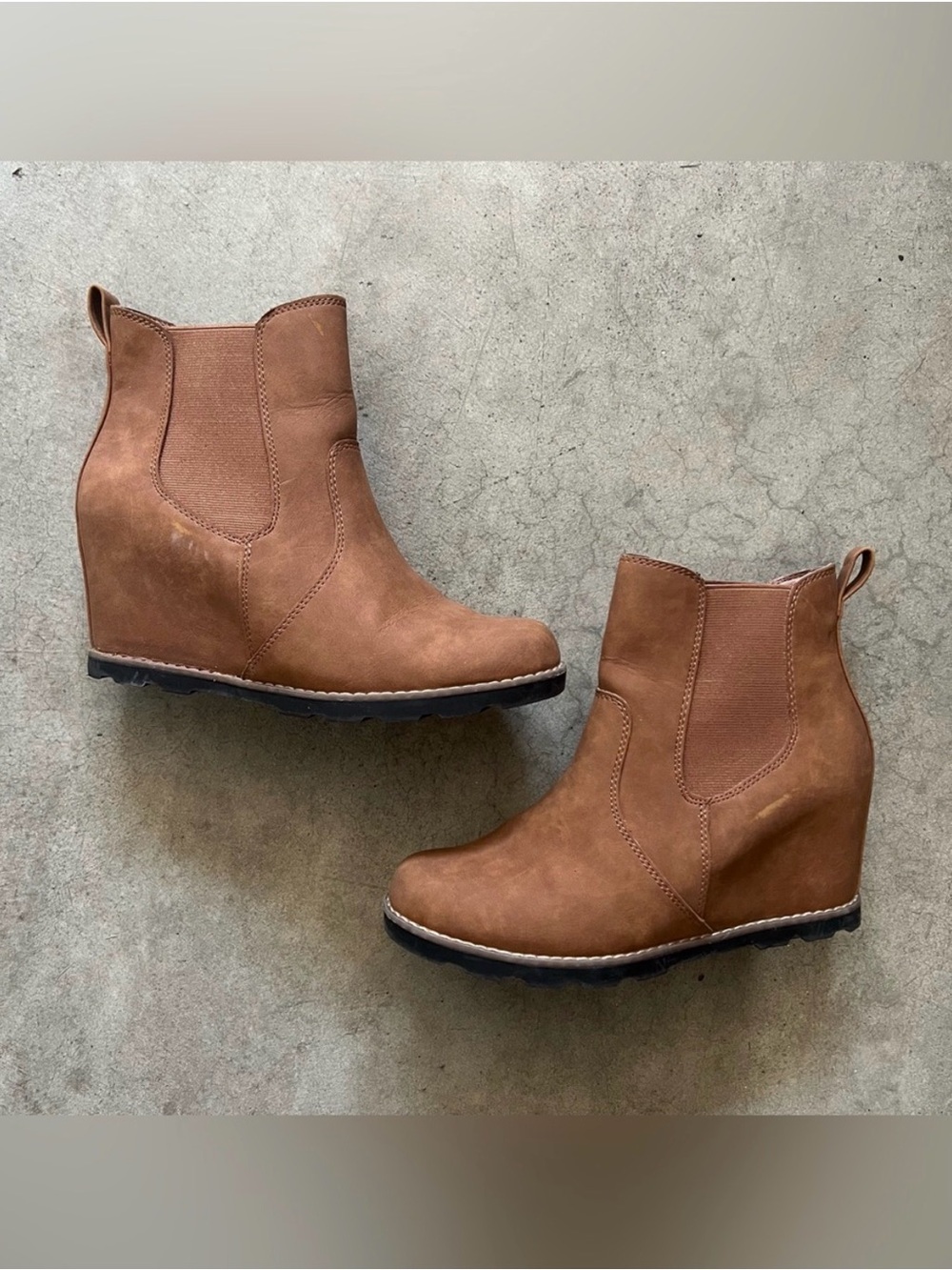 Universal Thread Tan Wedge Chelsea Booties